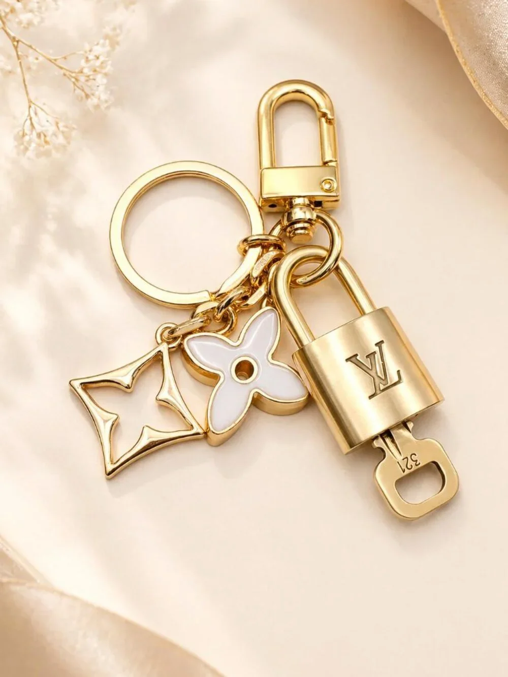 Authentic Louis Vuitton Padlock Gold 🔒 Key Set +Unbranded Flower Keychain Charm