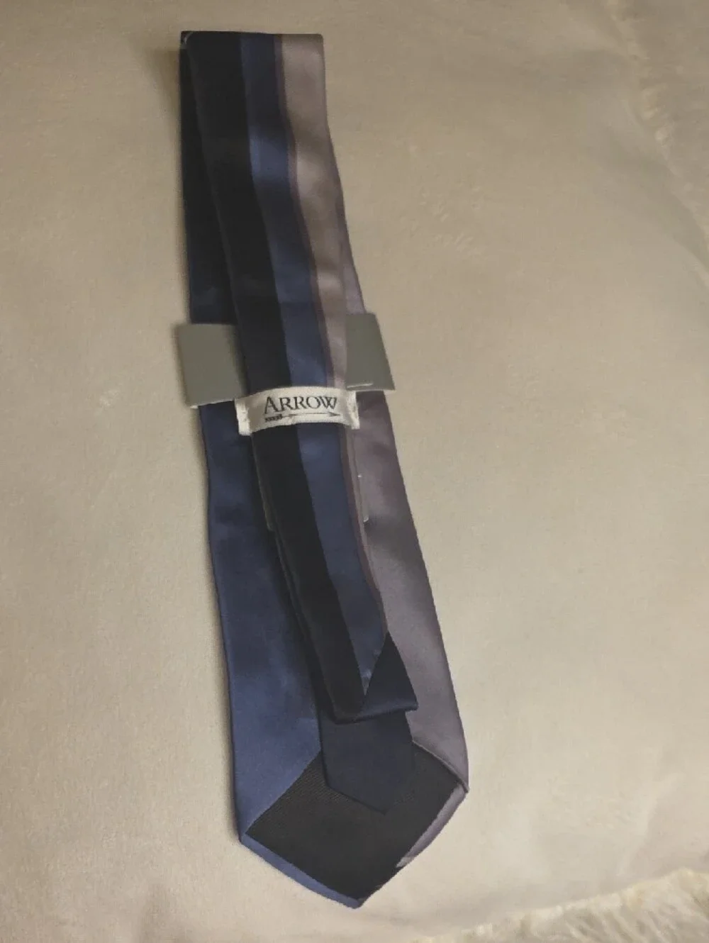 Arrow elegant tie