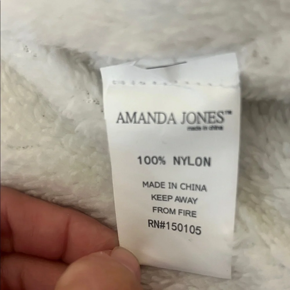 Amanda Jones keep your