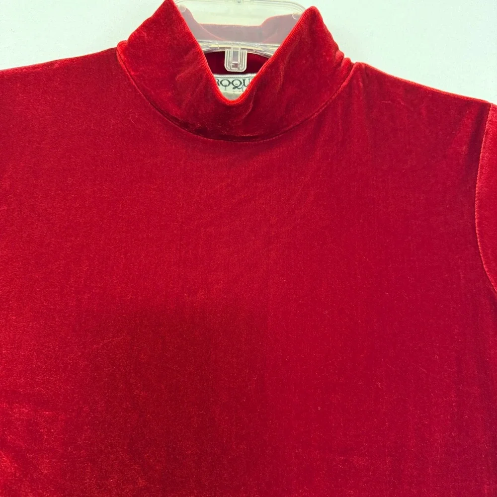 Croquet Club Red Velvet Mock Neck Short Sleeve Top Size‎ M