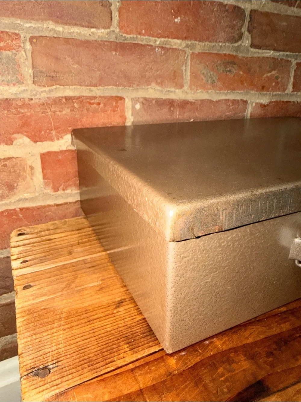 N/A sturdy metal