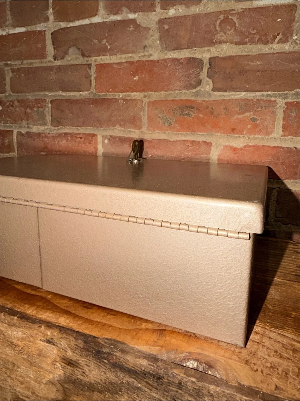 N/A sturdy metal