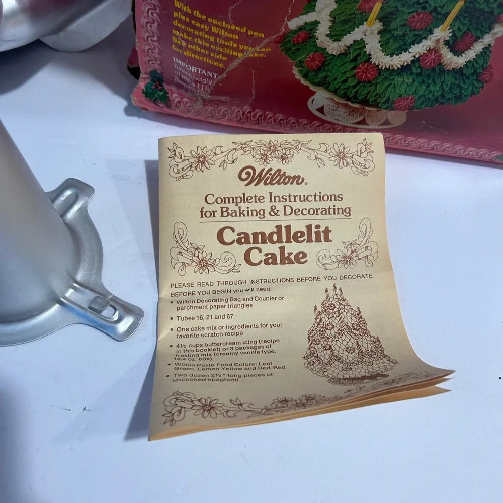 Wilton vintage holiday