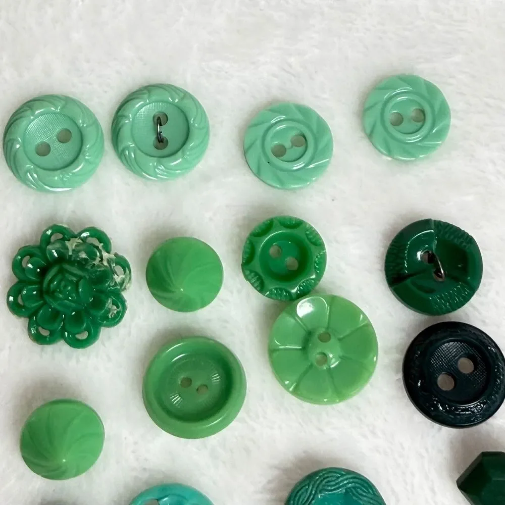 Vintage Buttons vintage mixed