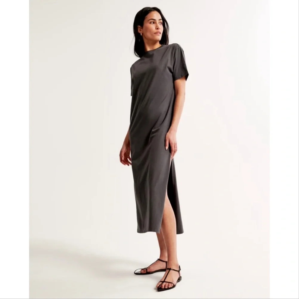 Abercrombie & Fitch T-Shirt Maxi Dress in Dark Gray