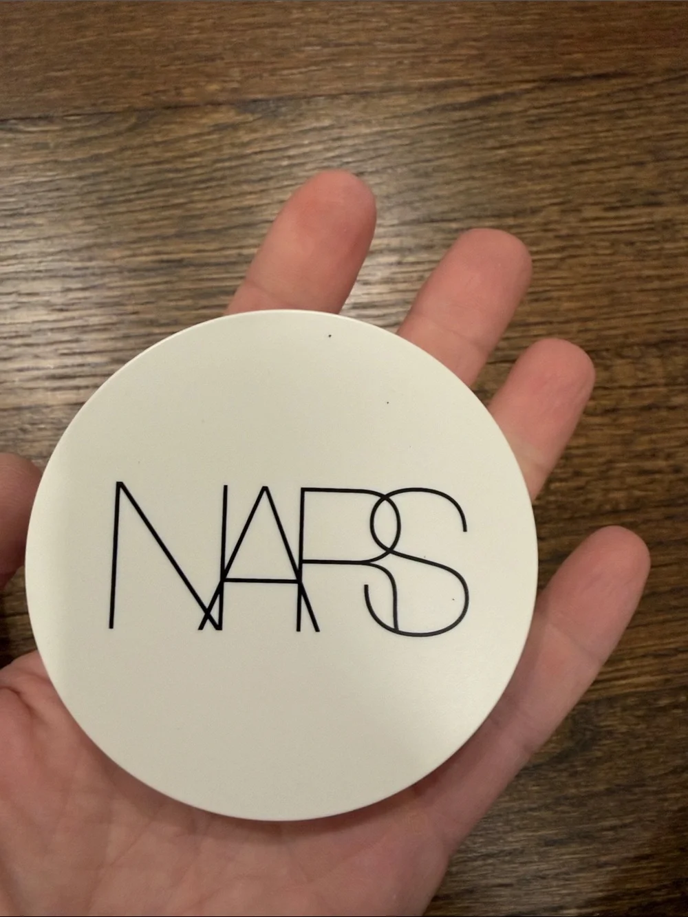 NARS compact luminous