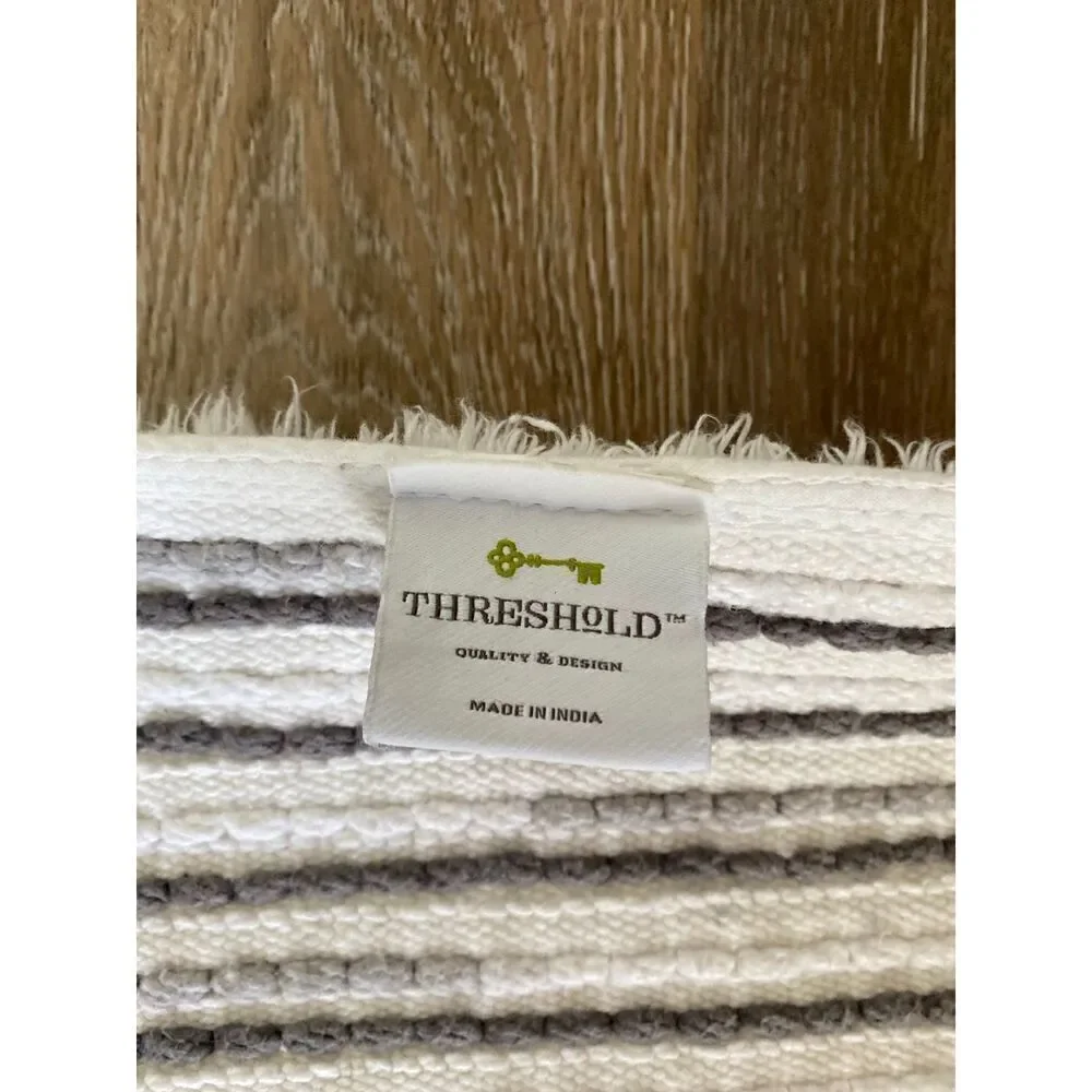 Threshold Grays White Bath Mat