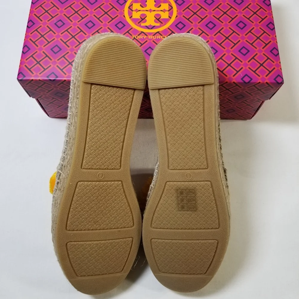 Tory Burch wear lily