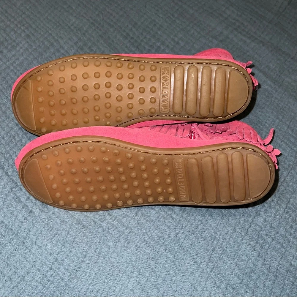 Minnetonka fringed moccasins