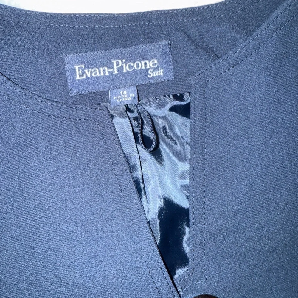 Evan Picone elegant navy