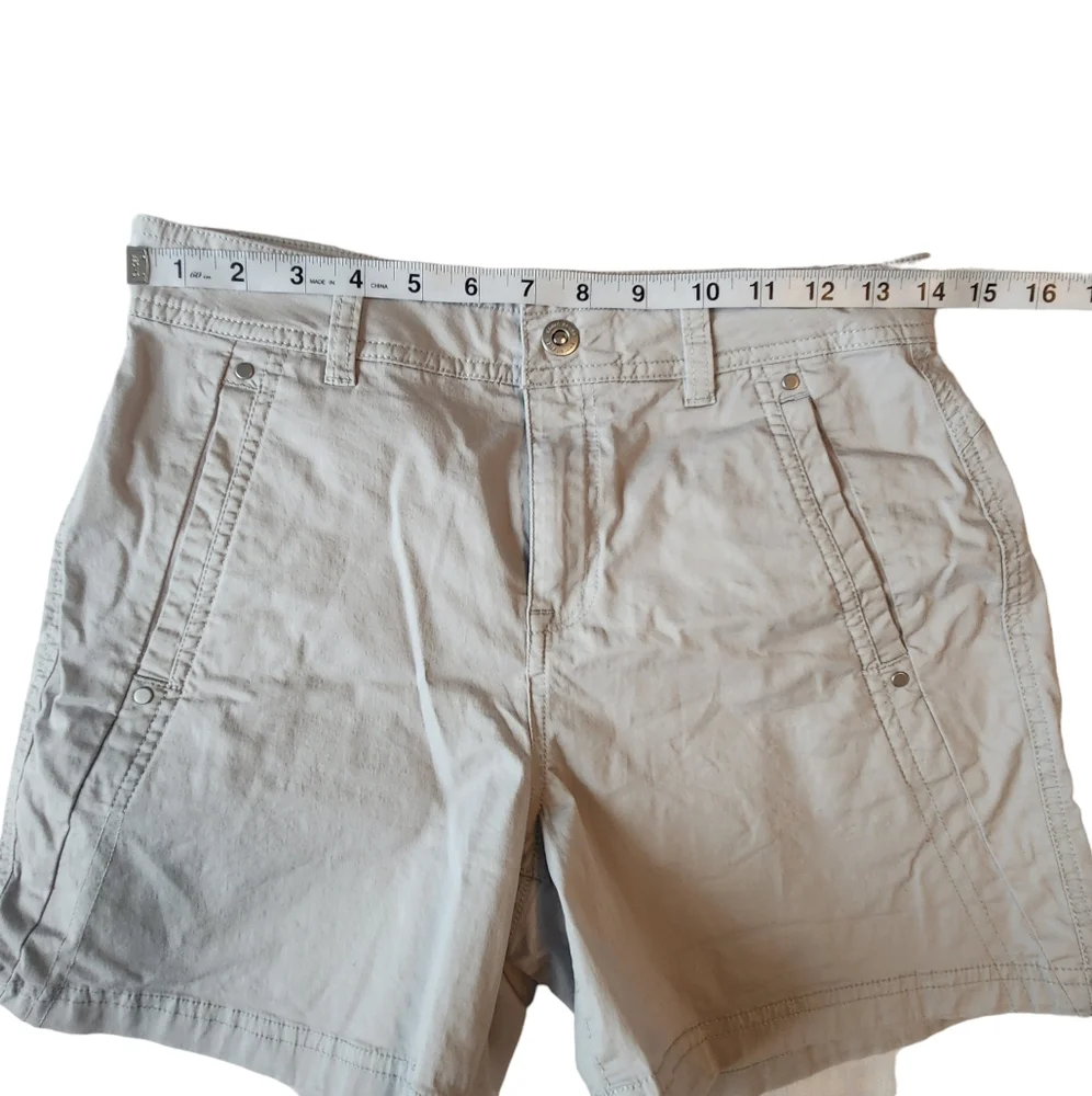 Eddie Bauer Shorts, light khaki, cotton spandex, 5