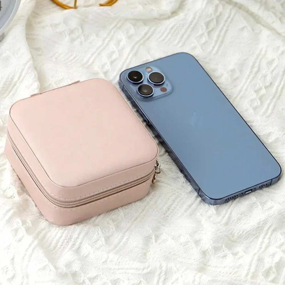 NWT travel jewelry box storage case for rings, earrings, necklaces vegan zipper
