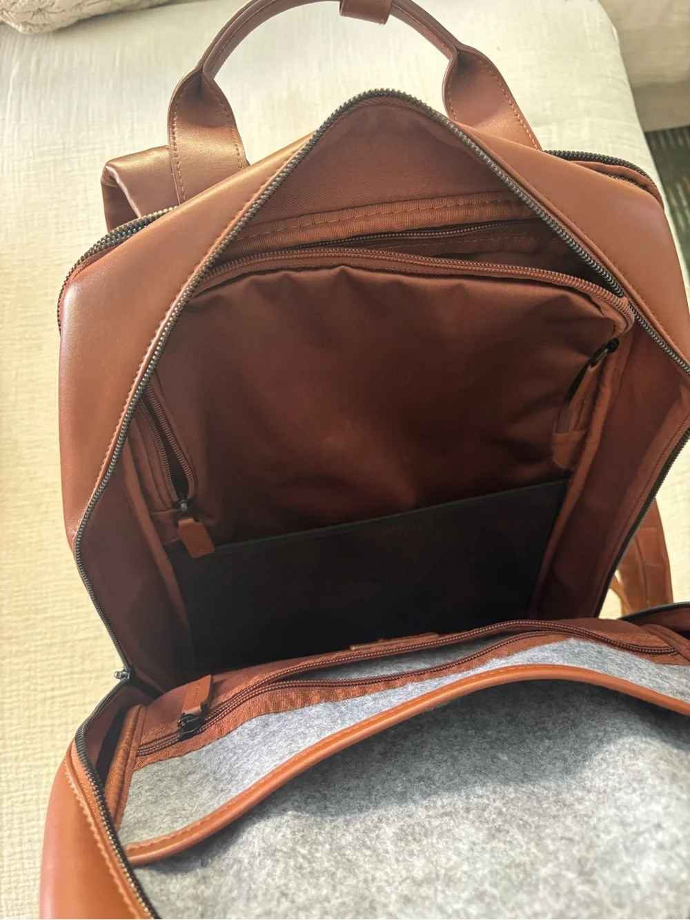 Monos sleek profile