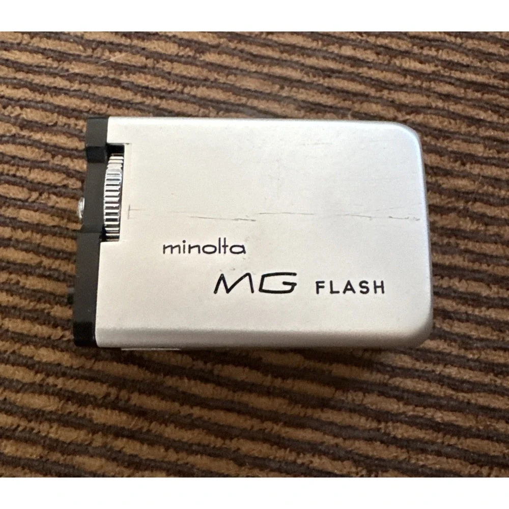 Minolta-16 MG Bulb Flash Silver Color‎ Genuine Made In Japan