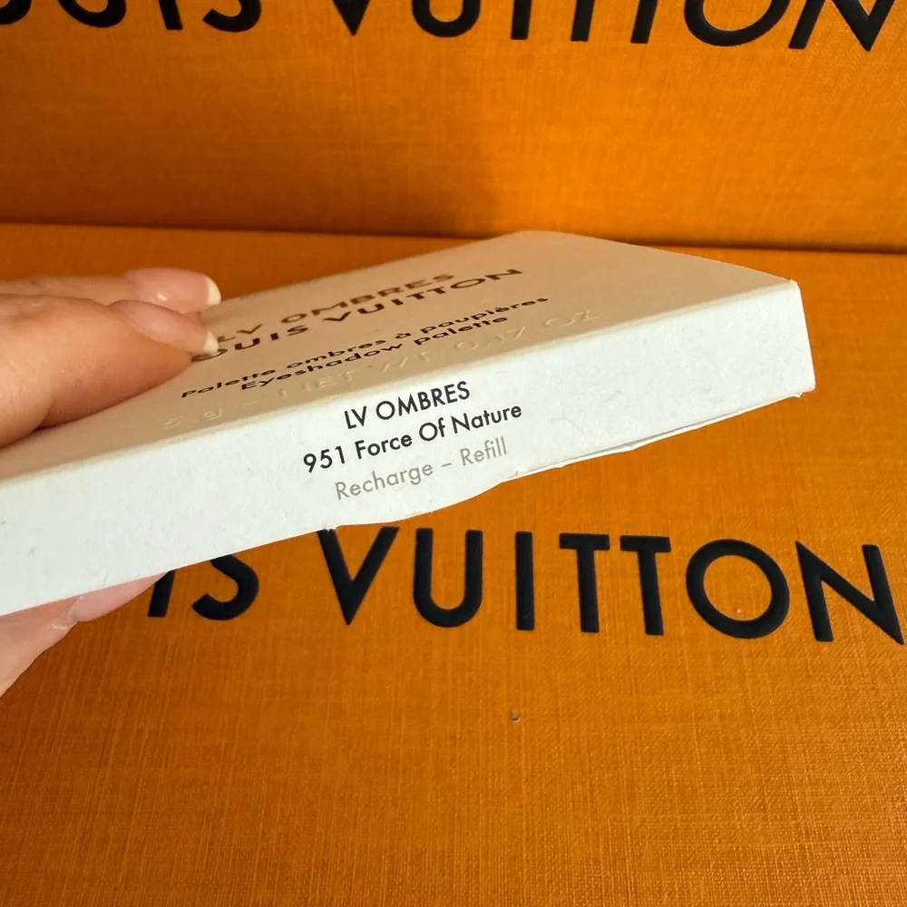 Louis Vuitton elegant lv
