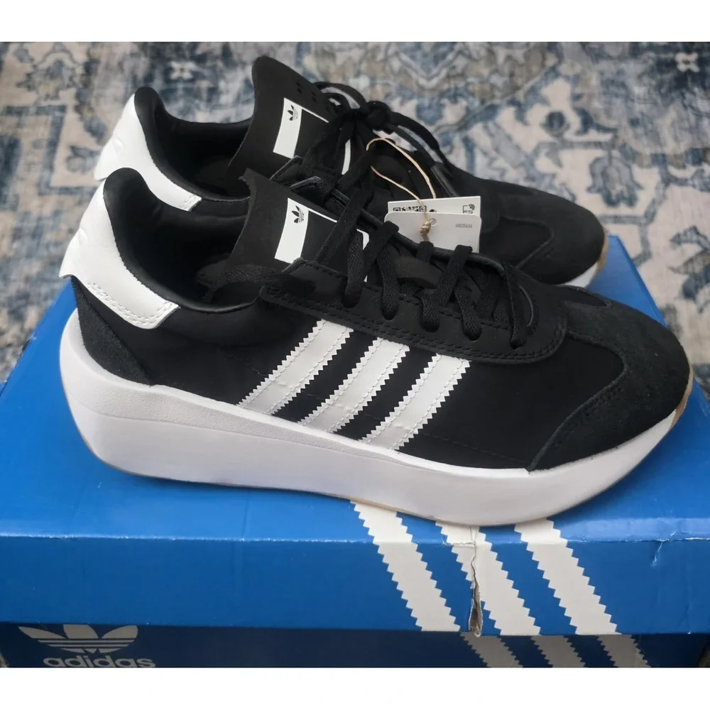 Adidas Country XLG 'Black White' Athletic Sneakers Womens sz 4.5 NWTS