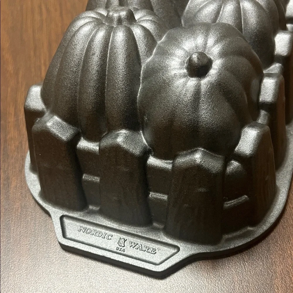 Nordic Ware bake charming