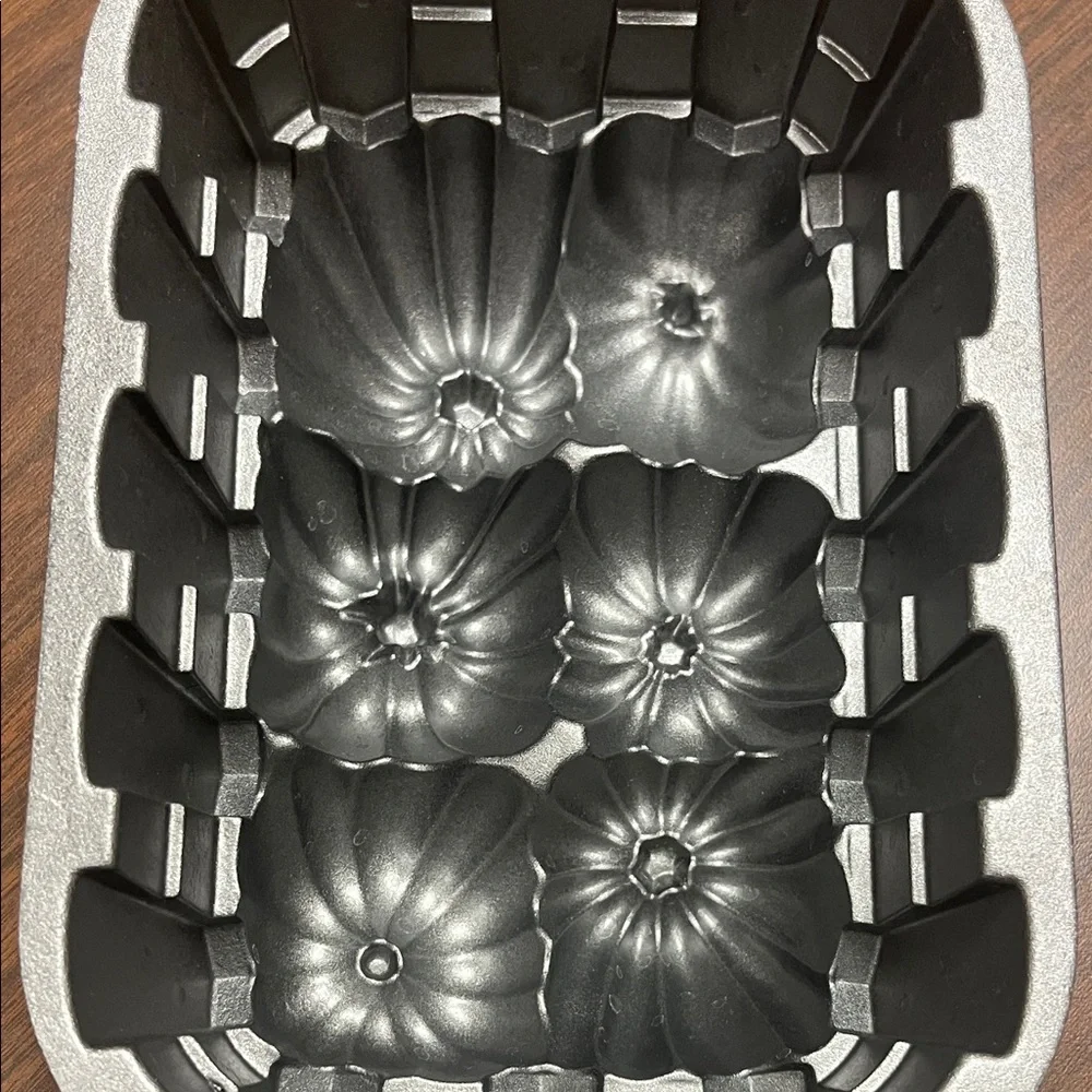 Nordic Ware bake charming