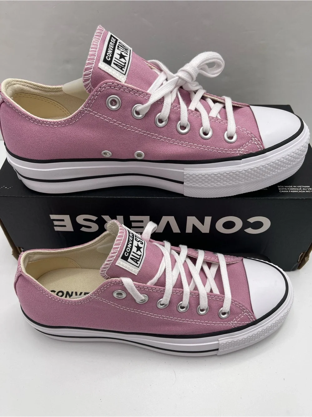 Converse low top