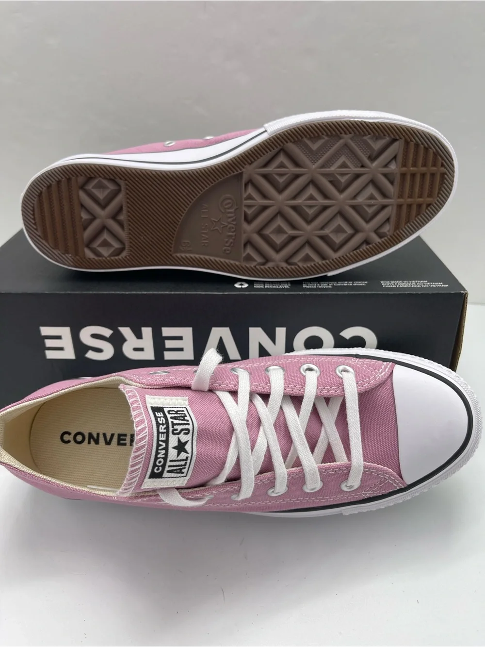 Converse low top