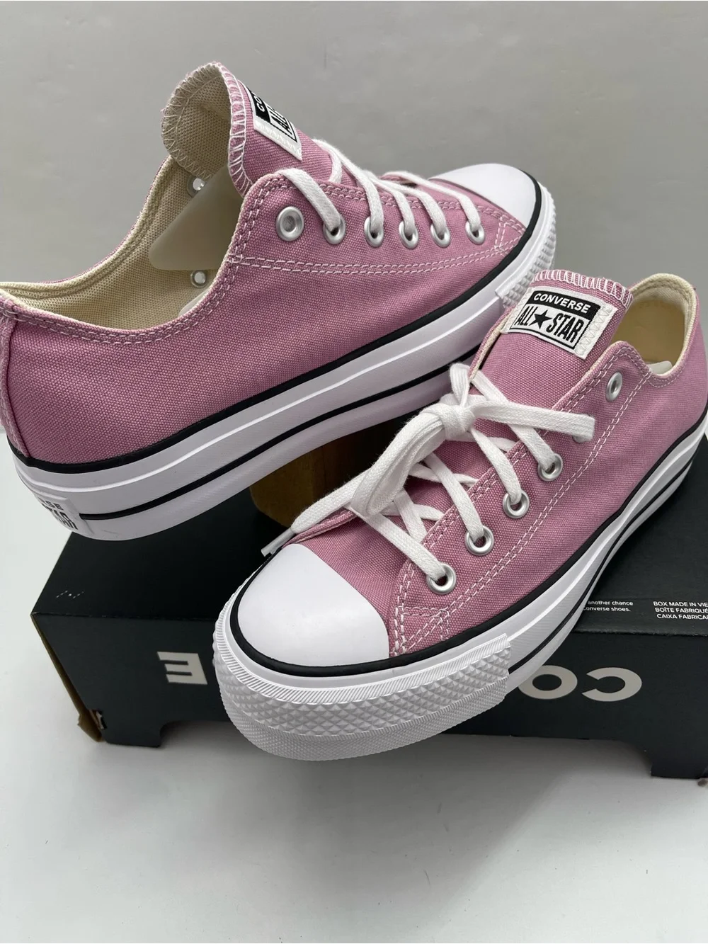 Converse low top