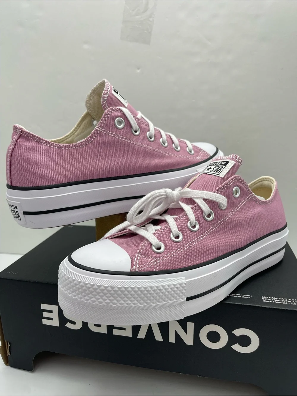 Converse low top