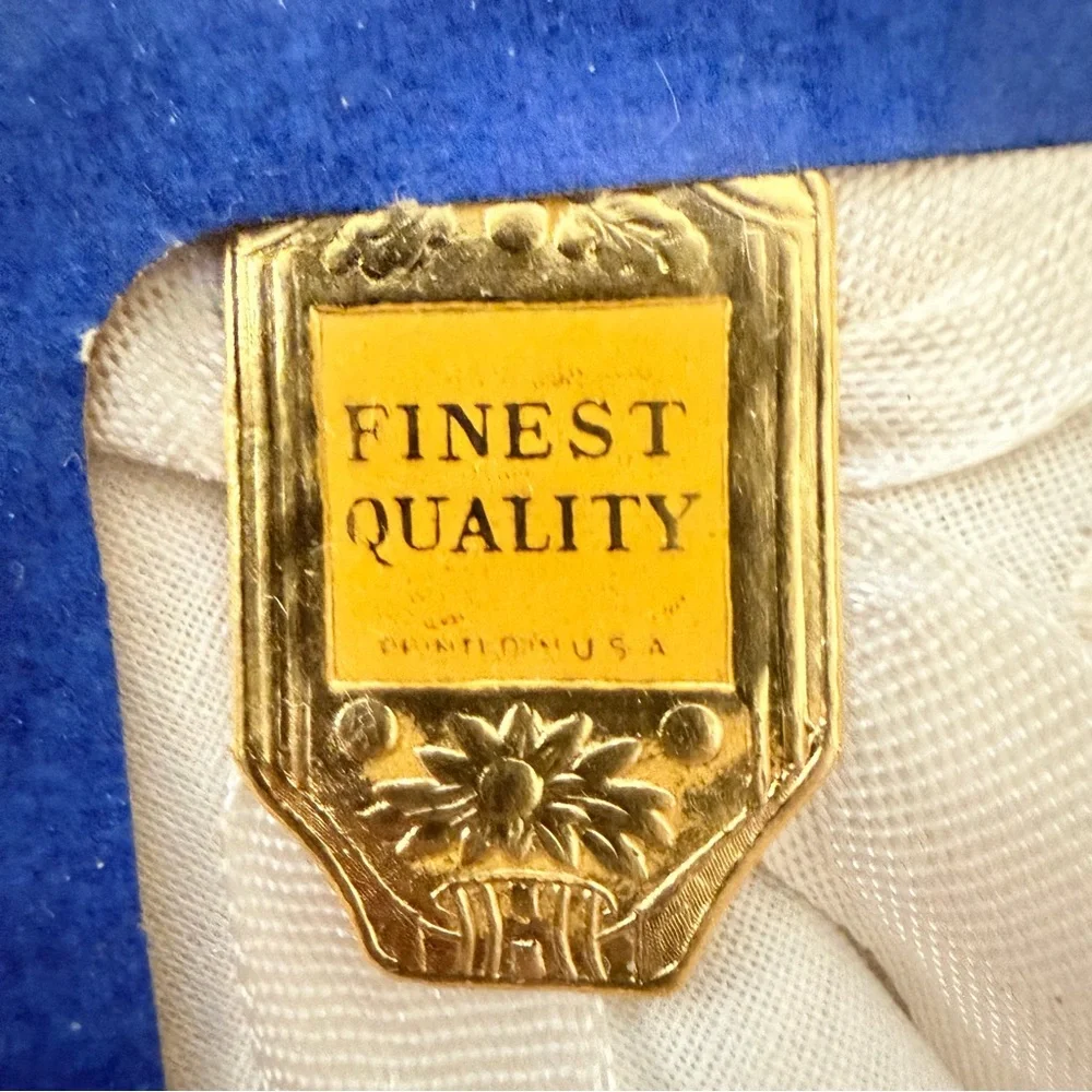 Unique Vintage questions leave