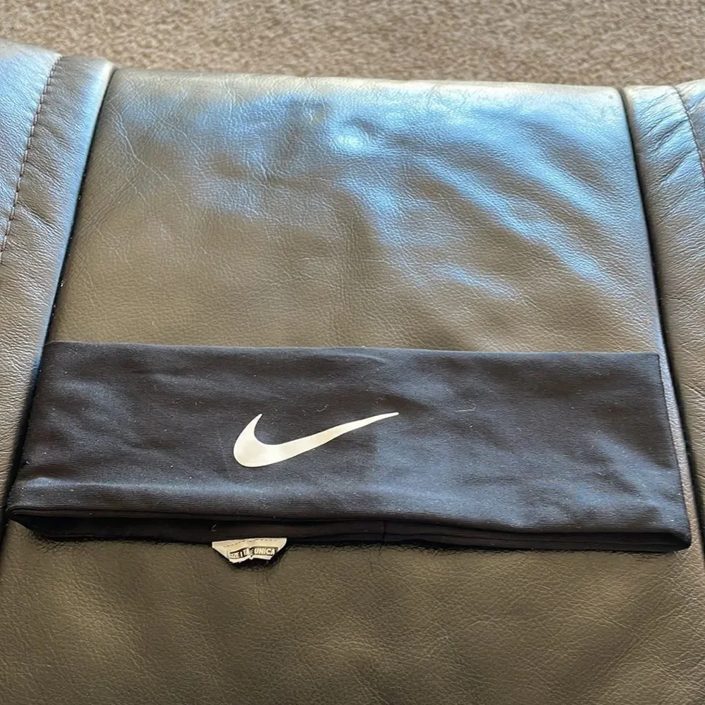 Nike kids black