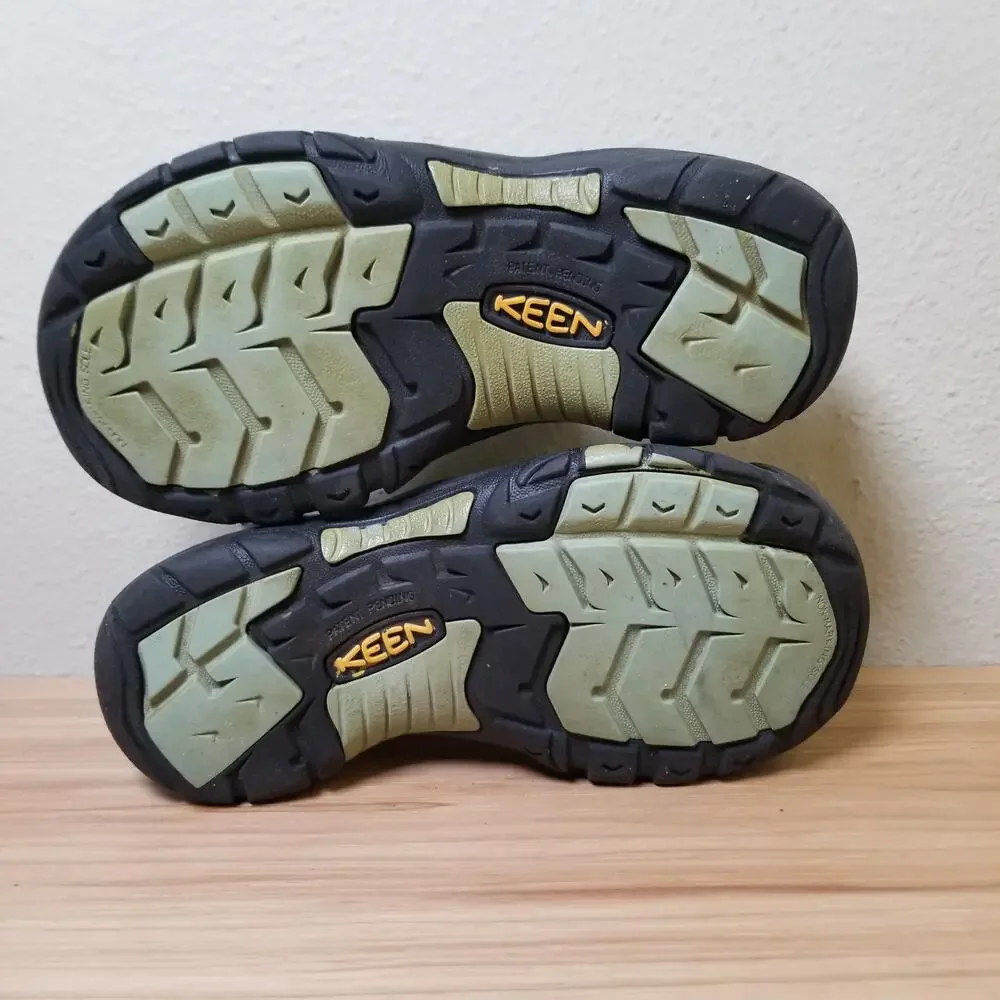Keen kids size