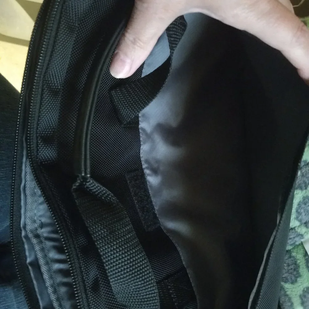 Samsonite rips stains no