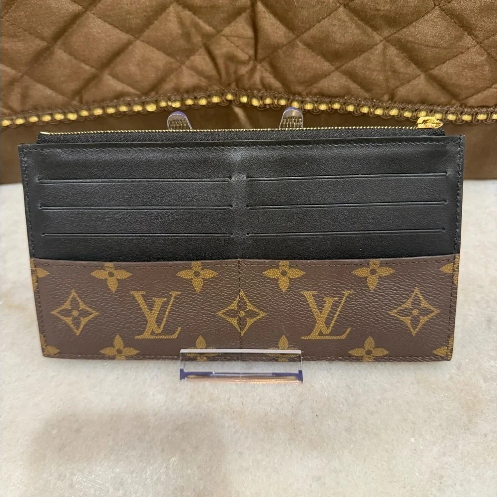 Louis Vuitton slim purse