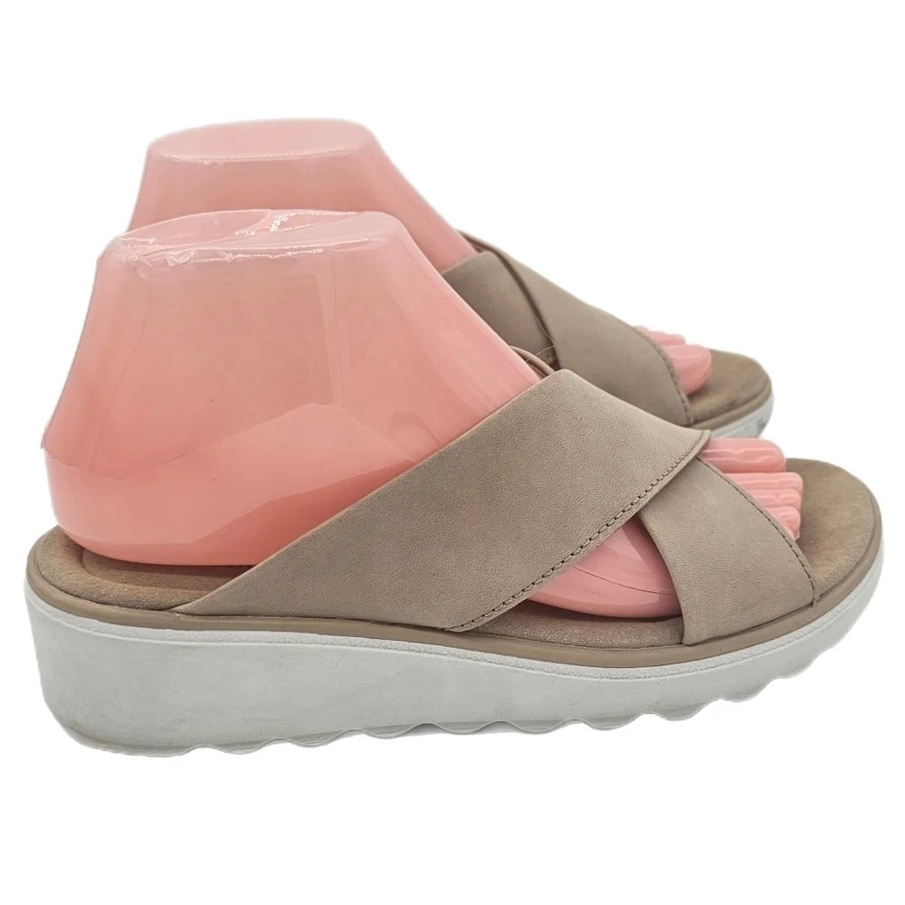 Clarks beige leather
