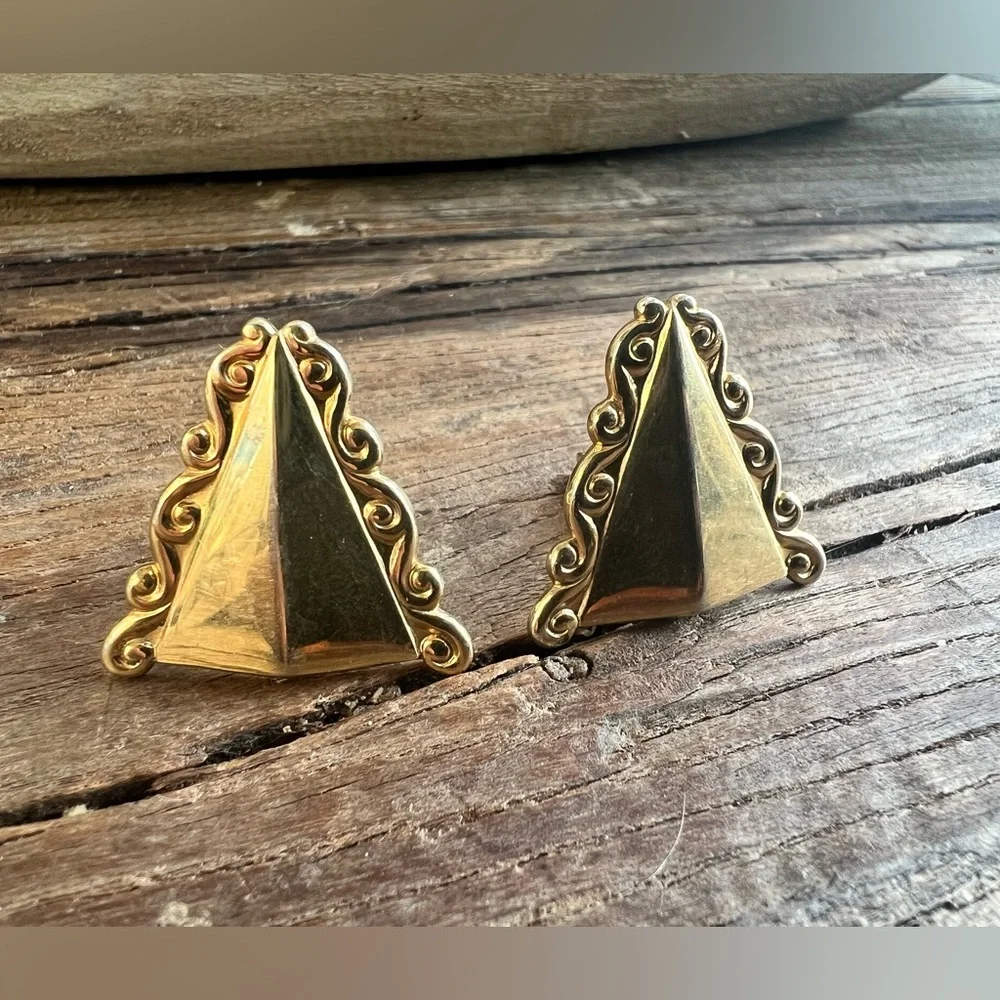 Vintage Gold-Tone Triangle cuff links