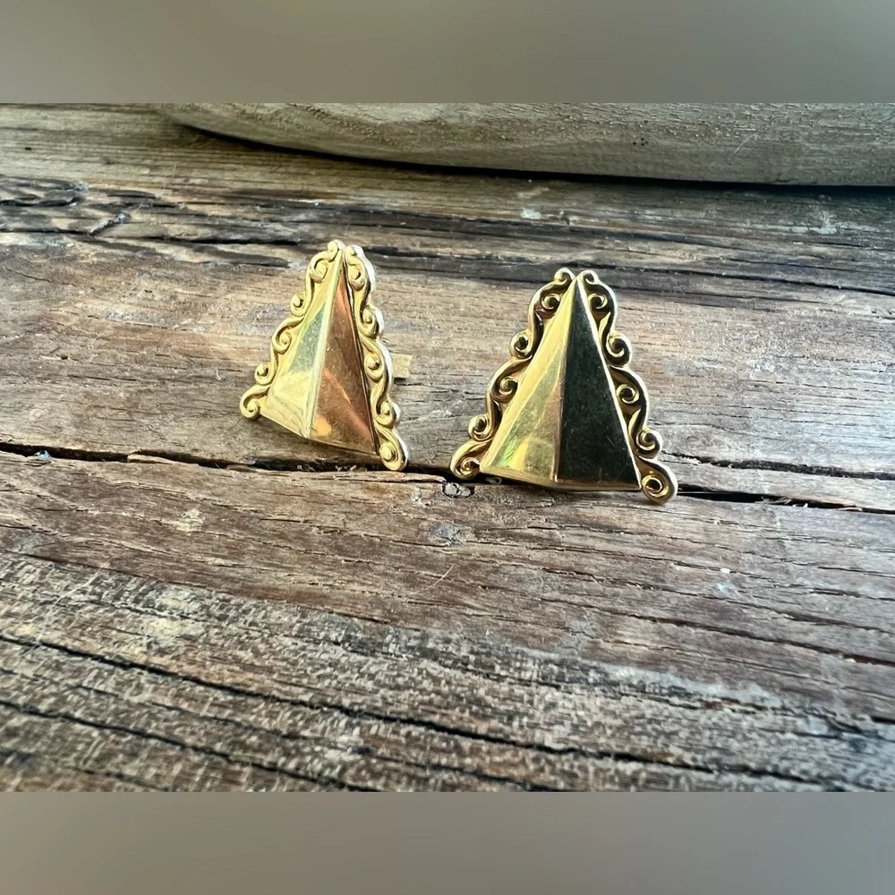 N/A gold tone