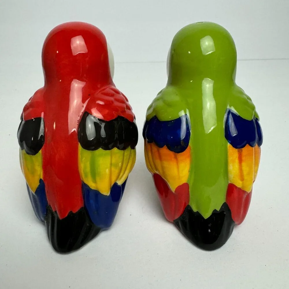Pier 1 Pier One Parrot Salt & Pepper Shakers Set