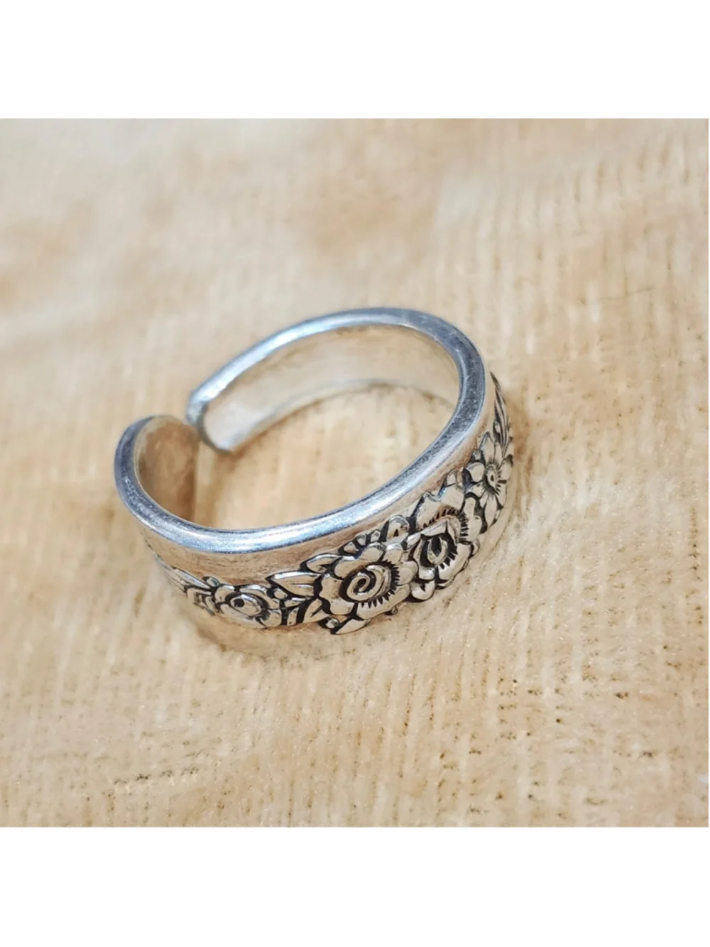 Oneida silverwear ring