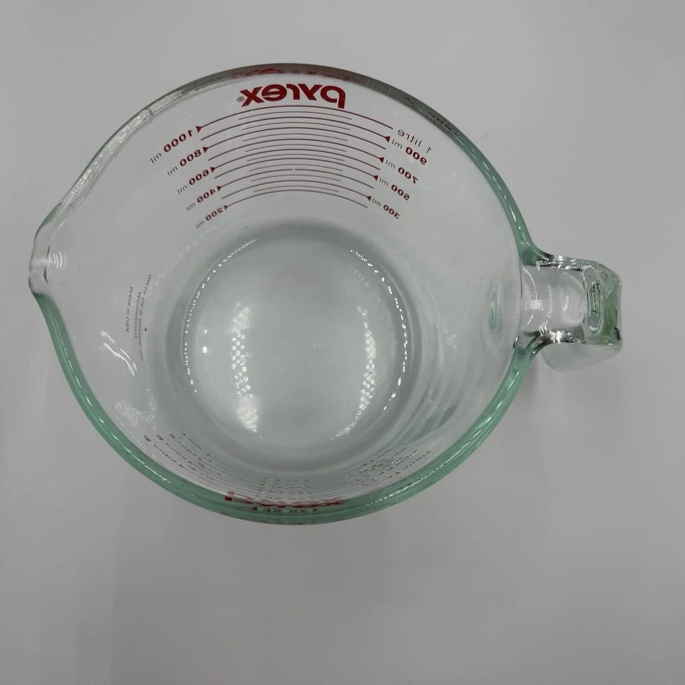 Pyrex cup quart