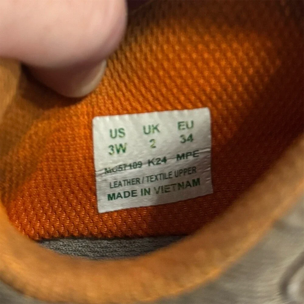 Merrell type features toe