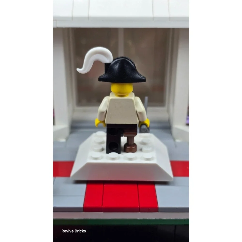 Lego pirate green