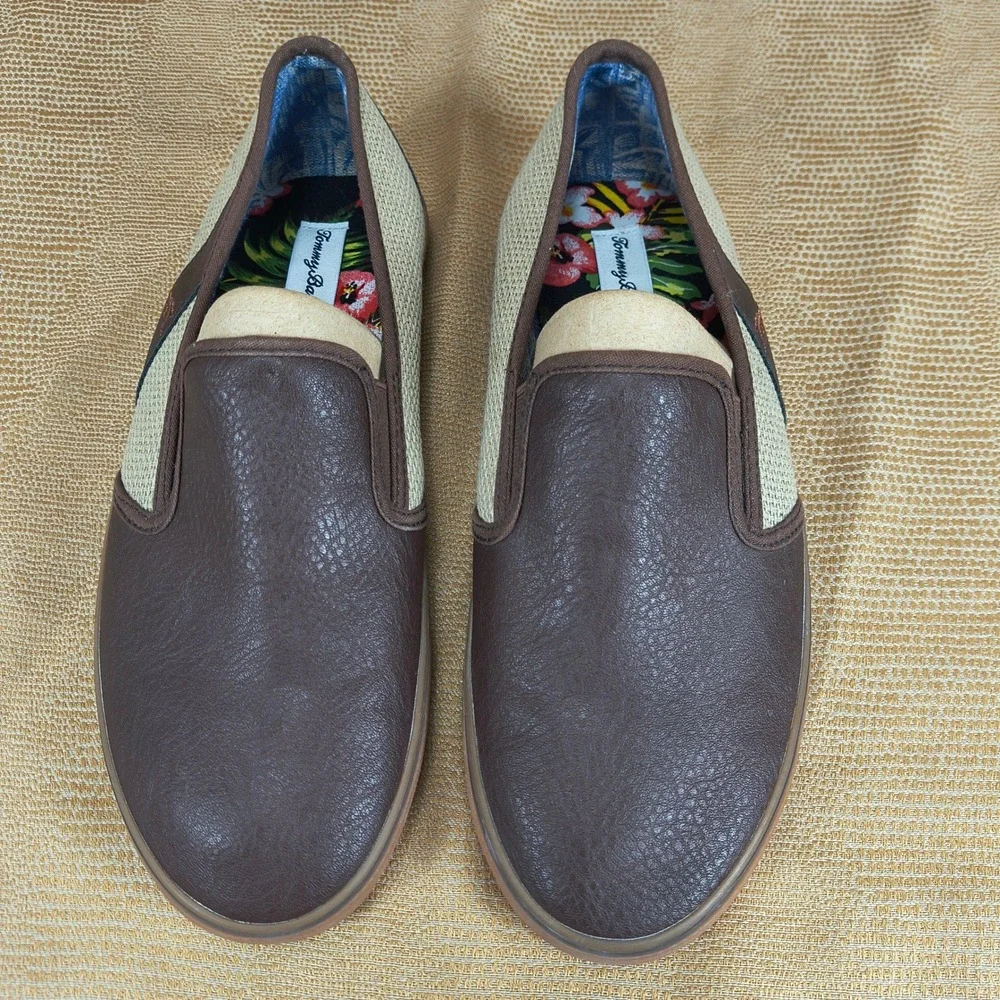 Tommy Bahama all pre