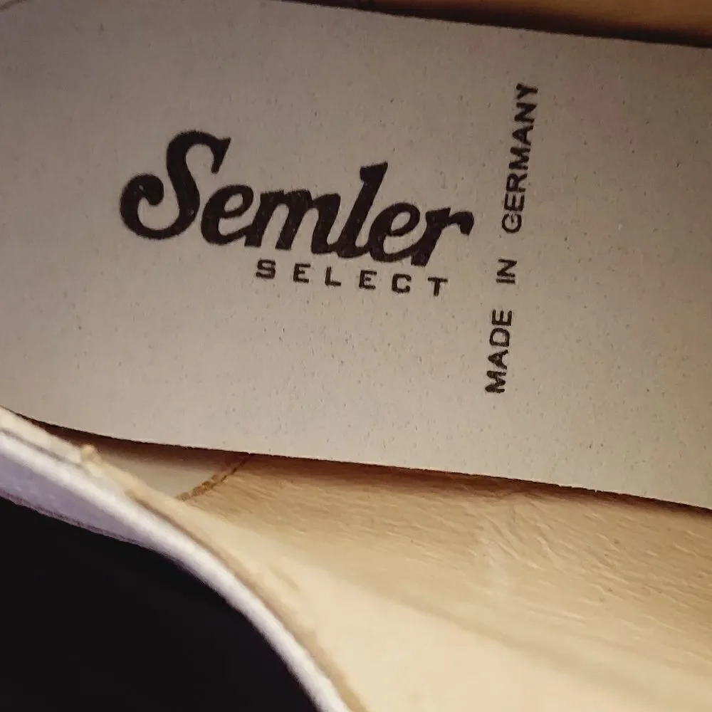 Semler white tan