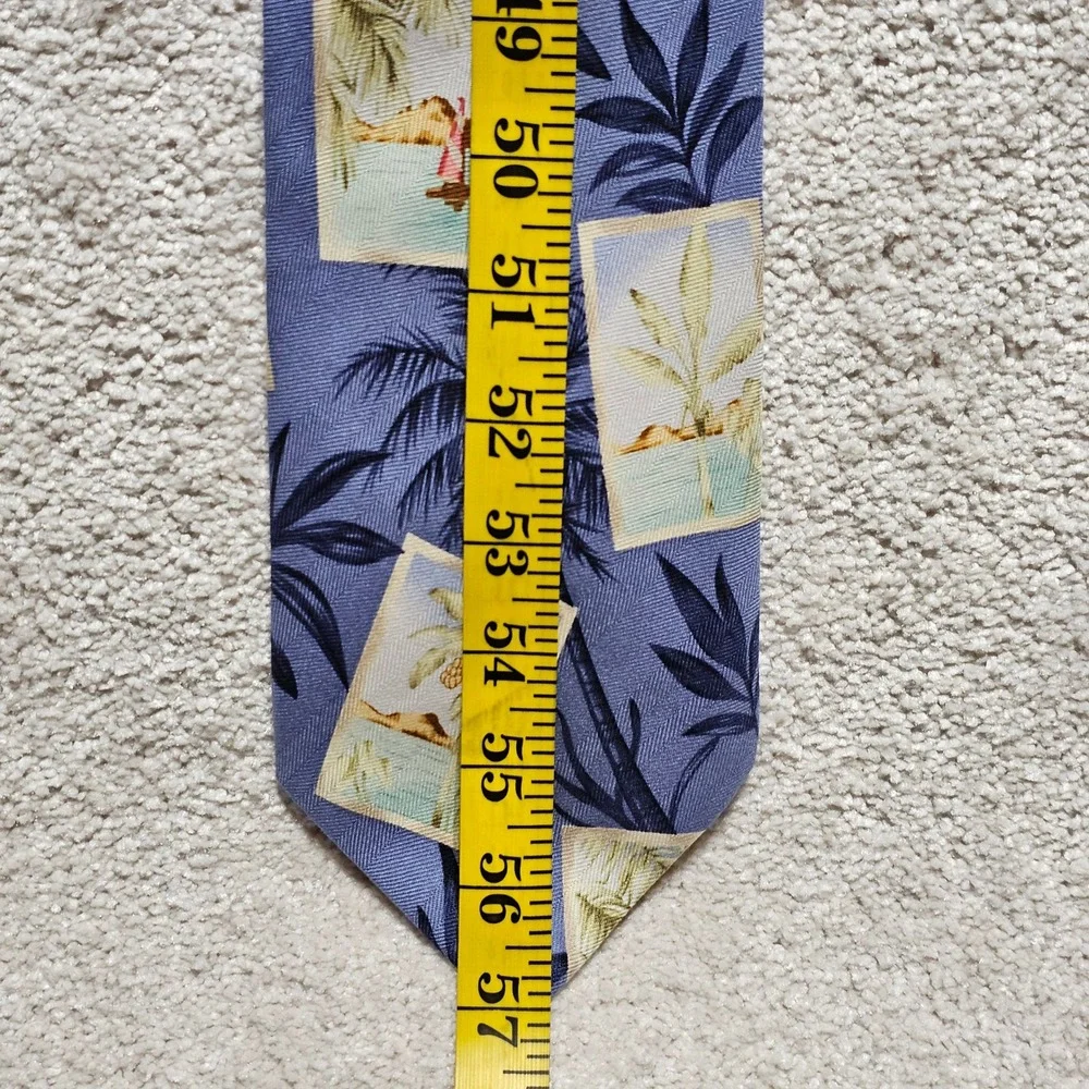 Tommy Bahama striking tommy