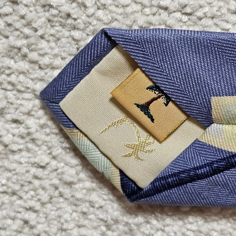 Tommy Bahama striking tommy