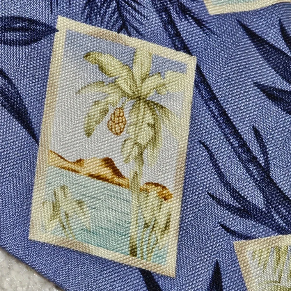 Tommy Bahama striking tommy