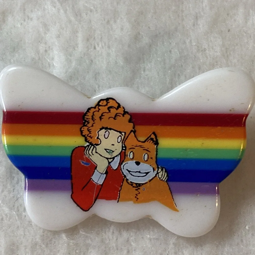 Little Orphan Annie Necklace Plastic Metal‎ Pin Butterfly Heart Sandy Rainbow