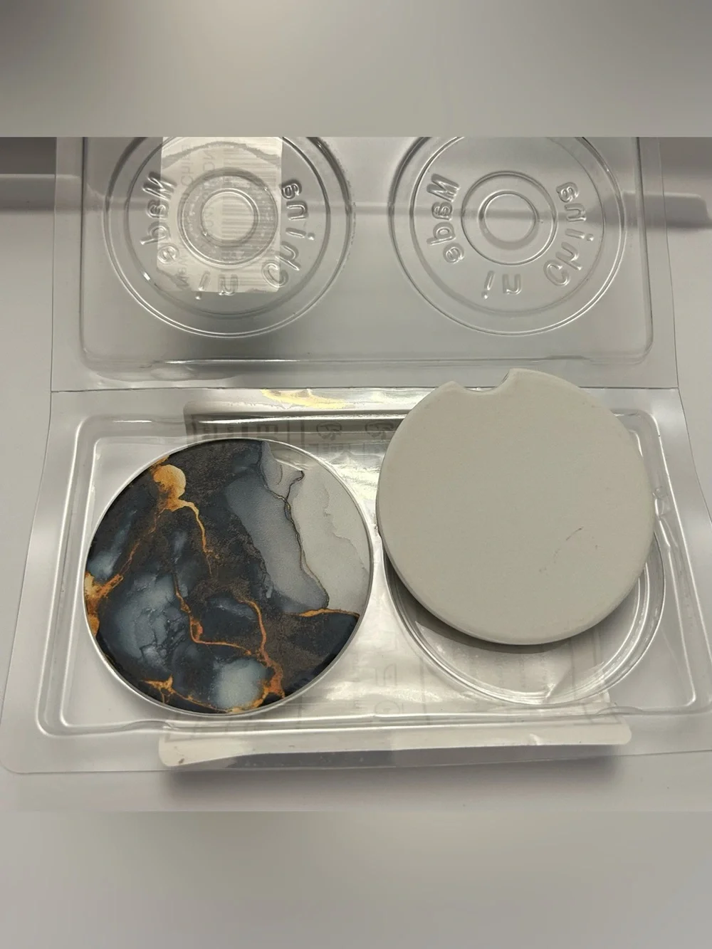 N/A stylish round