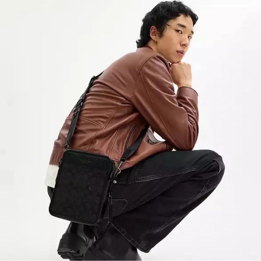 Coach elegant messenger