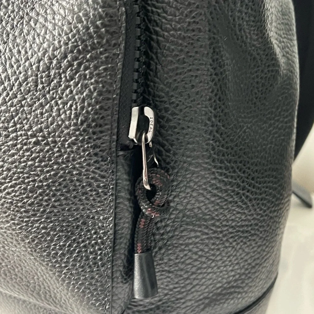 Coach discover sleek