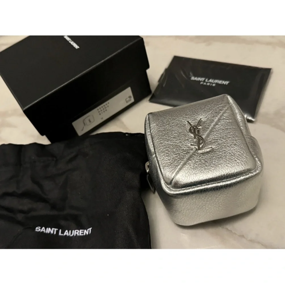 chic silver