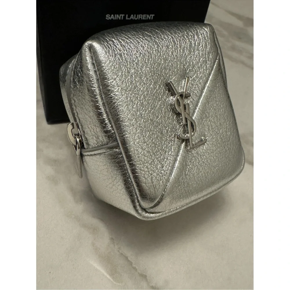 chic silver